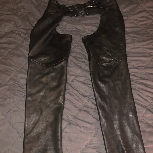 Kerr Men’s Leather Motorcycle Chaps - Picture 3 of 16